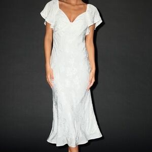 Lulus Effervescent Afternoon White Satin Flutter Sleeve Midi Dress - Size S